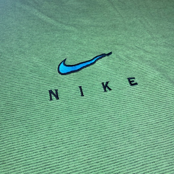 Vintage Nike striped t-shirt - Picture 2 of 3